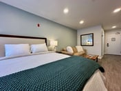 The Suites: Next Door - Studio at Killington Resort on the Bus Route. Discounted Ski Rentals. 531