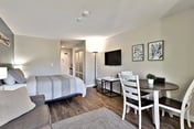 Charming Killington Center Studio Condo on the Bus Route. Discounted Ski Rentals. Pool.