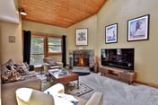 Trail Creek: 1 BR with Loft. Ski Home Trail. Bus. Hot Tub. Pool. #64