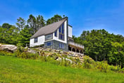 The Matterhorn House: Killington Chalet w/ Hot Tub, Views, Game Room - Ideal Spring to Fall