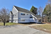 Swirl Suite Annex: Studio w/ Kitchenette and Workspace. Discounted Ski Rentals.