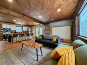 Family and friend friendly upper ski cabin with bunks, sleeps 8