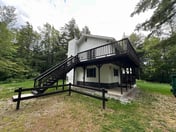 The Outpost | Two-level ski house for 12 near Killington & Pico