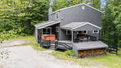 25 Rocky Ridge Rd - Killington Retreat: Group Ski House! Close to Mountain! Hot Tub.