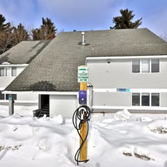 Cozy Studio at Killington Center: Close to it all with pool, bus and discounted ski rentals. 441