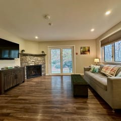 The Sunup Suite at Killington: 2RM/2BA Condo w/ Pool. Bus Route. Discounted Ski Rentals!