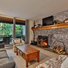 Cozy 2 BR Ski On Ski Off Condo in Killington's Sunrise Mountain Village. Pool. Hot Tub.