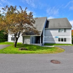 Ski Condo Close to Killington: Discounted Ski Rentals and Shuttle Bus. Killington Center 631