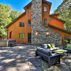 Lakewood Lodge: 4BR/2.5BA Killington Home | Private Hot Tub, Wood Fire, Kent Pond & EV Charging