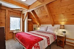 Killington Cabin - Left Unit: Great for families, Cozy, Close to Mountain. Hot Tub. Wood Stove. - Image 5