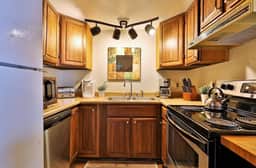 Cabin at Killington: Large Home w/ amenities, views and location close to ski resort. Hot Tub. - Image 4