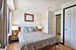 Cozy 1BR/1BA Mt Green Condo with Amenities and Discounted Ski Rentals. Shuttle. - Image 4