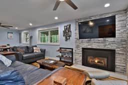 Fun In Fun Out Ski Home: Main Floor. Renovated 3BR/2BA. Hot Tub. - Image 2