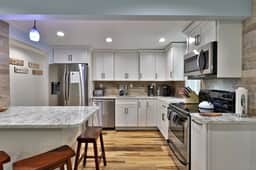Fun In Fun Out Ski Home: 6 BR/4 BA. Hot Tubs. Saunas. Close to Killington. - Image 4