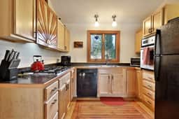 Wobbly Cabin: 2BR/1.5 Bath Charming Killington Retreat Close to Everything - Image 4