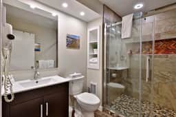 The Sunup Suite at Killington: 2RM/2BA Condo w/ Pool. Bus Route. Discounted Ski Rentals! - Image 4