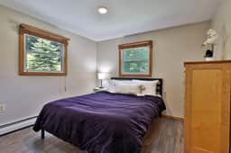 West Park Chalet at Killington: Great for Groups! Hot tub, games, discounted ski rentals. - Image 5