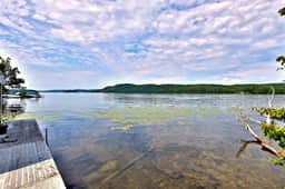 The Bomoseen Bungalow: Vermont Lake House with Private Dock - Image 3