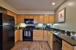 Charming 3BR/2BA Condo in Sunrise Village at Killington. Pool. Hot Tub. Sports Center. - Image 3