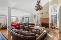 The Navillus House: Hot Tub, Ski On/Ski Off, A/C. Discounted Ski Rentals. - Image 2