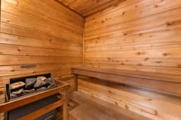 Trailside Village #7: Slopeside 1BR w/ Hot Tub and Sauna. Ski In/Out with Discounted Ski Rentals - Image 3