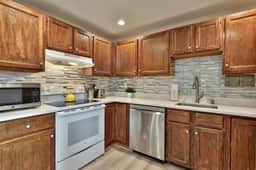 Trailside Six: Ski-On/Off Condo for 8 with Private Hot Tub & Sauna. Ski Deals Too. - Image 4