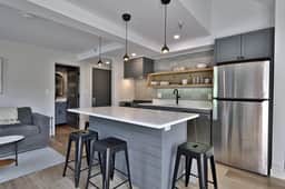 Newly Renovated Studio! Amazing Views/Location 3F9. Pool. Hot Tub, Shuttle. - Image 3