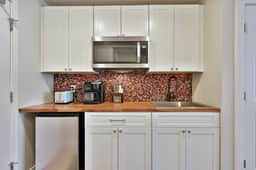 Swirl Suite Annex: Studio w/ Kitchenette and Workspace. Discounted Ski Rentals. - Image 3