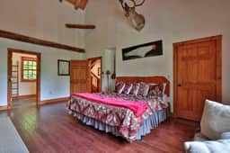 Bear Foot Lodge - Image 3