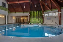 Cedarwood Retreat: 3BR Killington Condo w/ Spa, Pool, Fireplace & Private Jacuzzi Tub - Image 2
