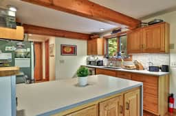 Lakewood Lodge: 4BR/2.5BA Killington Home | Private Hot Tub, Wood Fire, Kent Pond & EV Charging - Image 4
