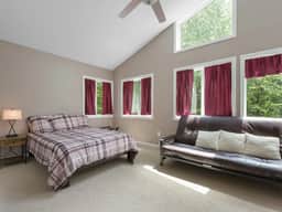 Cozy 3BR Retreat Near Killington Resort – Fireplace, Views, Pet Friendly - Image 4