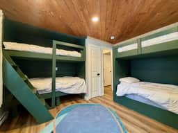 Family and friend friendly upper ski cabin with bunks, sleeps 8 - Image 5