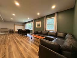 The Outpost | Two-level ski house for 12 near Killington & Pico - Image 3
