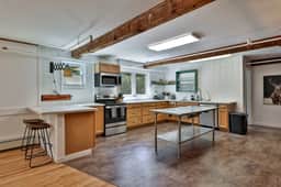 Birch Tree Lodge - 6BR Killington lodge with 6.5 baths and shuttle stop - Image 4