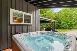 25 Rocky Ridge Rd - Killington Retreat: Group Ski House! Close to Mountain! Hot Tub. - Image 3