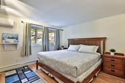Trailside Village #1: Slopeside 1BR w/ Hot Tub and Sauna. Ski In/Out with Discounted Ski Rentals - Image 4