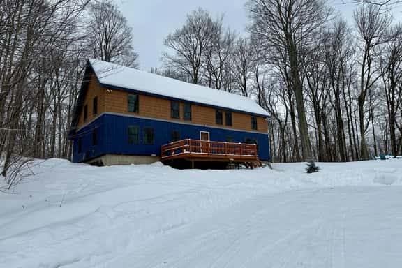 Cabin at Killington: Large Home w/ amenities, views and location close to ski resort. Hot Tub. - Image 1