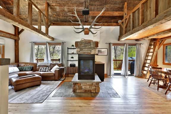Wobbly Cabin: 2BR/1.5 Bath Charming Killington Retreat Close to Everything - Image 1