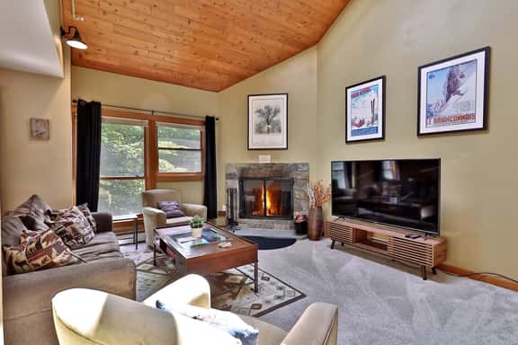 Trail Creek: 1 BR with Loft. Ski Home Trail. Bus. Hot Tub. Pool. #64 - Image 1