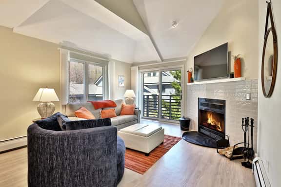Gorgeous 2BR/2BA Woods Condo: Pool, Hot Tub, Spa/ Discounted Ski Rentals. V5 - Image 1