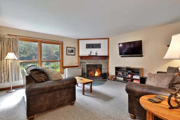 Trail Creek Killington Condos #18: Ski Home Trail. Bus. Hot Tub. Pool. - Image 1
