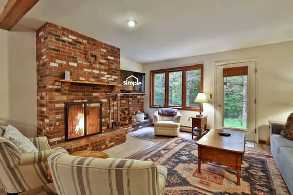 93 Glazebrook Rd, Unit E2: 2BR/1.5BA Condo. Wood fireplace. Close to Mountain! - Image 1