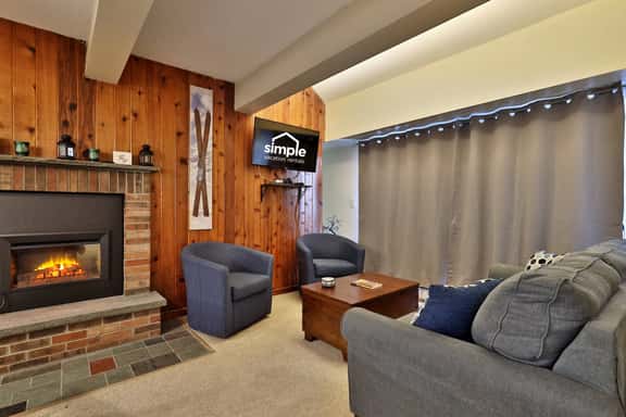Alpine Oasis Studio at Mountain Green Resort Killington: Shuttle, Pool, Hot Tub, Gym, Deals! - Image 1