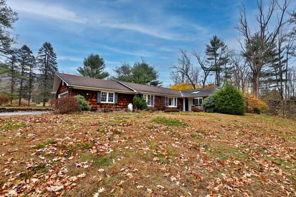 Susan Lane Hideaway: 4BR/3.5BA Renovated Home. Close to skiing and town. - Image 1