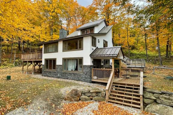 The Navillus House: Hot Tub, Ski On/Ski Off, A/C. Discounted Ski Rentals. - Image 1
