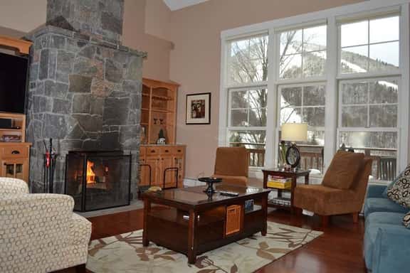 Topridge 4BR/4BA: Breathtaking Views. Hot tub. True Ski In Ski Out! - Image 1