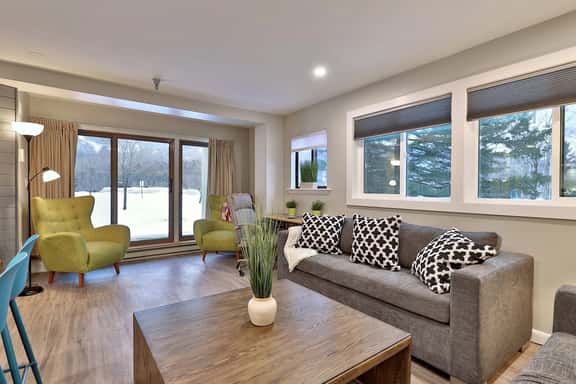 Renovated. Mountain Views. Steps to Killington. Discounted Ski Rentals. 3C16 - Image 1