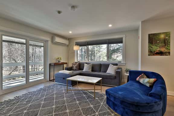 The Swirl Suite at Killington: Renovated 2RM/2BA Suite. Sleeps 6. Discounted Ski Rentals. - Image 1