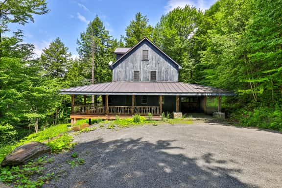 Spacious Vermont Mountain Retreat | 4BR/4BA | Near Killington & Hiking | Perfect for Groups - Image 1
